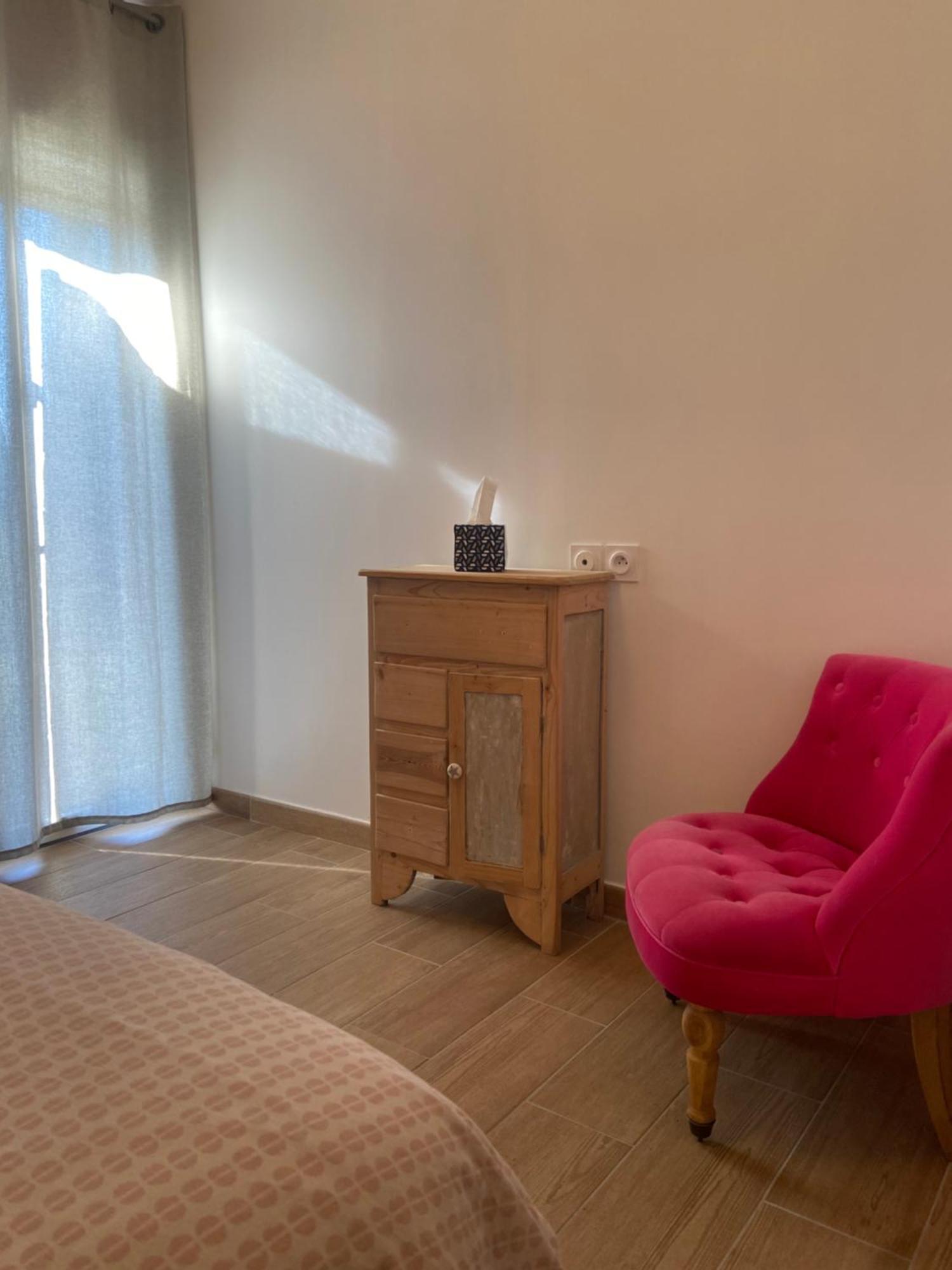 Grange Familiale 2 A 4 Holiday home Tarascon